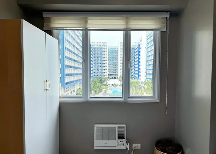 Modern 2 * Manila